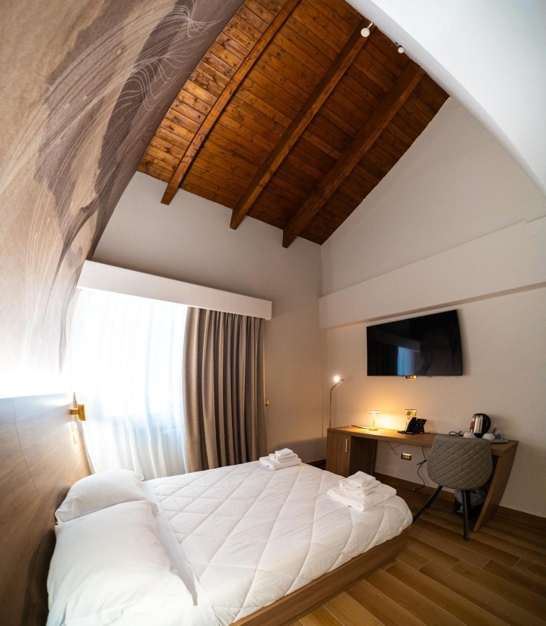 Hotel Pierfaone Abriola エクステリア 写真