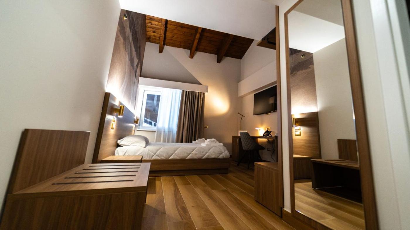 Hotel Pierfaone Abriola エクステリア 写真